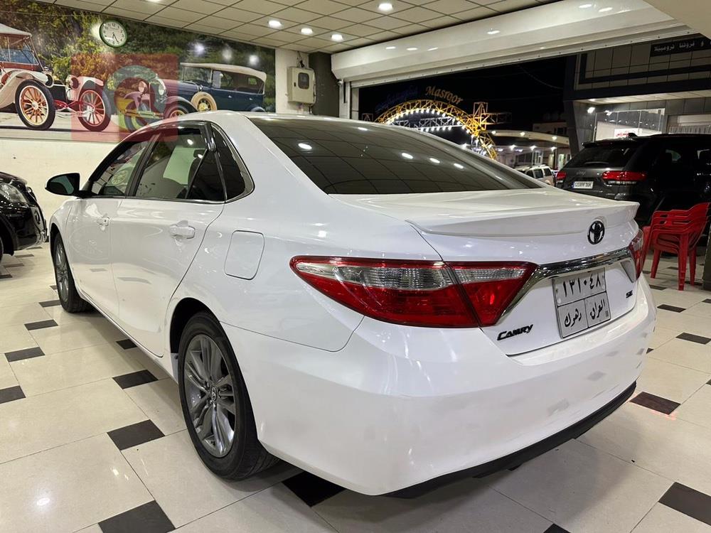 تۆیۆتا کامری